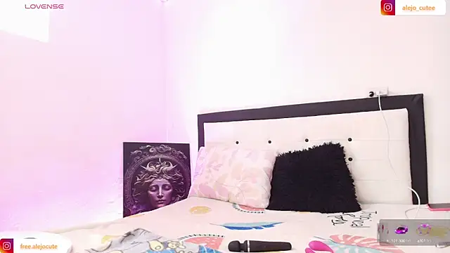 Snapshot of alejo_cute chatting on 01.05.25 alejo cute online show from 01.05.25