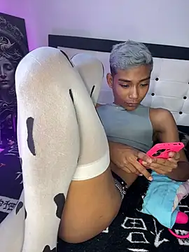 Snapshot of alejo_cute chatting on 01.06.25 alejo cute online show from 01.06.25