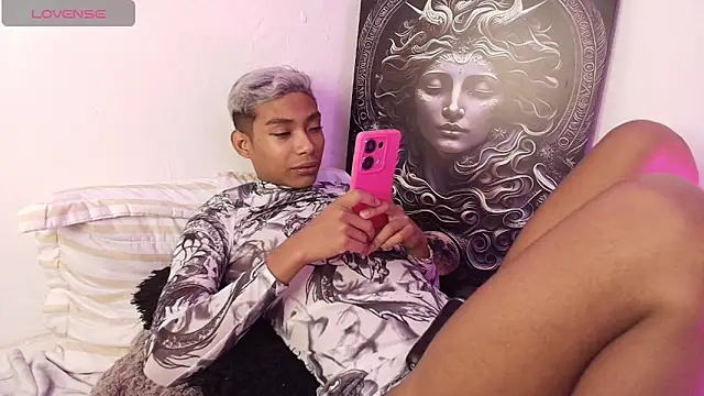 Snapshot of alejo_cute chatting on 01.08.25 alejo cute online show from 01.08.25