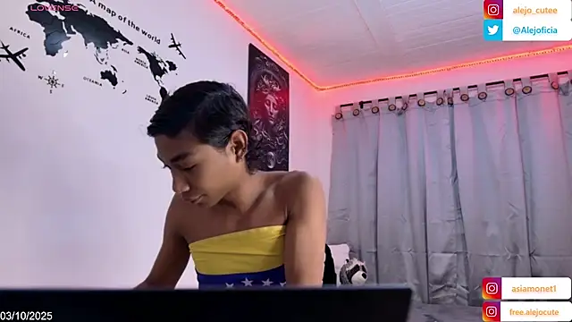 Snapshot of alejo_cute chatting on 11.03.25 alejo cute online show from 11.03.25
