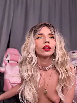 Snapshot of maddisonblush chatting on 03.20.25 maddisonblush online show from 03.20.25