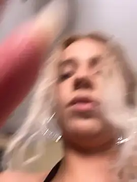 Snapshot of maddisonblush chatting on 10.08.25 maddisonblush online show from 10.08.25