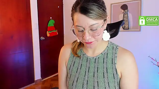Chanelll Taylorr  online show from 12.12.24