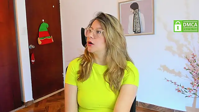 Chanelll Taylorr  online show from 01.05.25