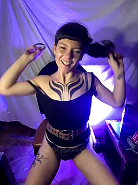 Snapshot of OniricFemme chatting on 09.27.25 OniricFemme online show from 09.27.25