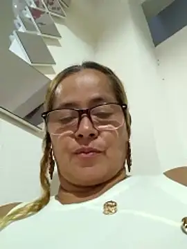 Snapshot of natally_ross21 chatting on 06.18.26 natally ross21 online show from 06.18.26