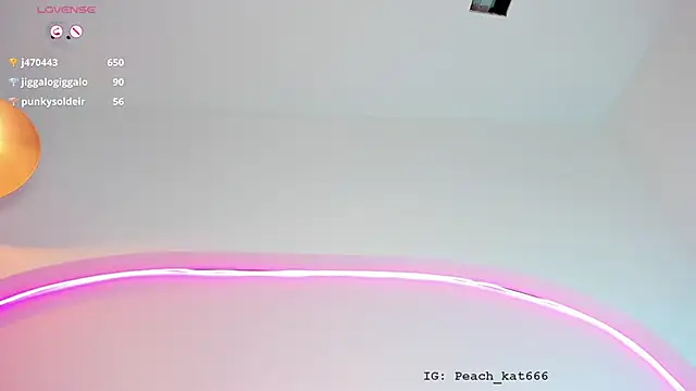 katiepeach  online show from 12.23.24