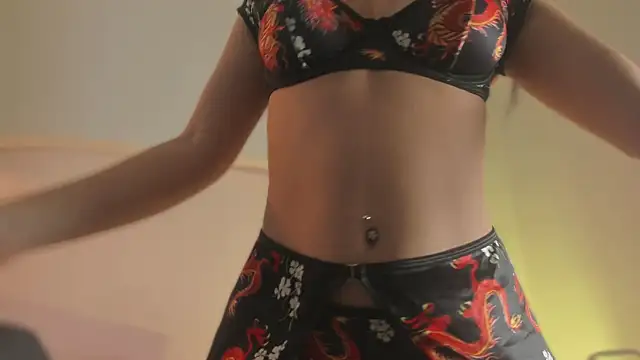 Snapshot of katiepeach_ chatting on 11.14.25 katiepeach online show from 11.14.25