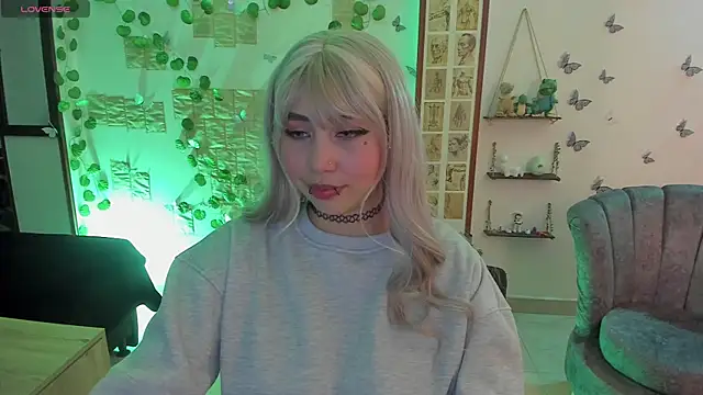 Fiore Sanz  online show from 04.06.26