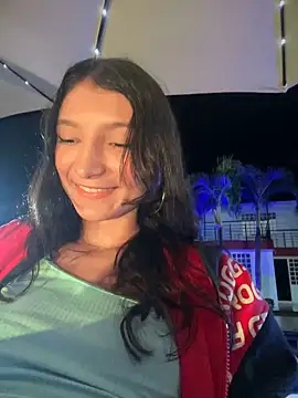 Snapshot of loly-yandere chatting on 12.23.24 loly-yandere online show from 12.23.24