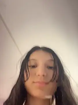 Snapshot of loly-yandere chatting on 12.27.24 loly-yandere online show from 12.27.24