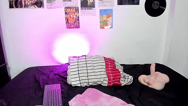 Naomi-Haruno online show from 10.17.25