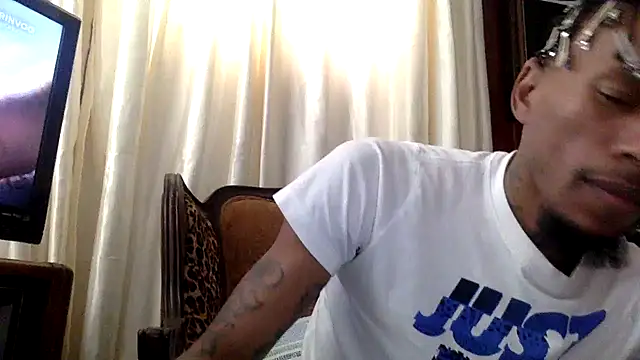 KingDerRico online show from 10.26.25