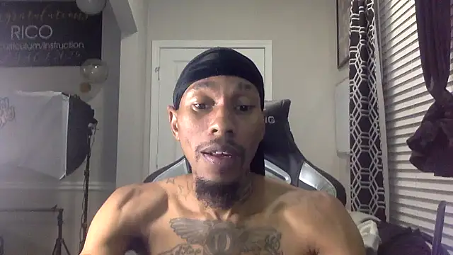 Snapshot of KingDerRico chatting on 01.19.26 KingDerRico online show from 01.19.26