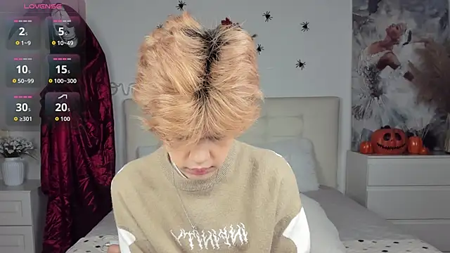 Felix Rey online show from 10.15.25