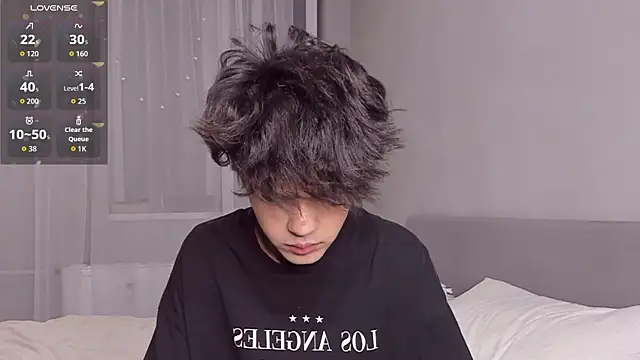 Snapshot of Felix_Rey chatting on 06.23.26 Felix Rey online show from 06.23.26