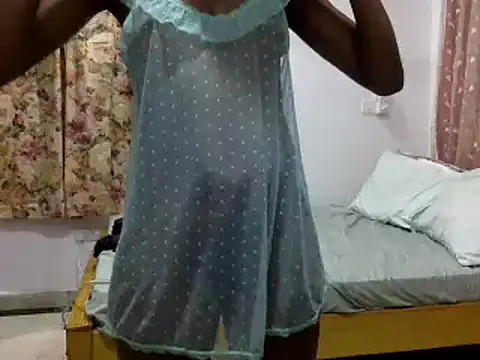 Snapshot of Sexy_megg chatting on 12.07.24 Sexy megg online show from 12.07.24