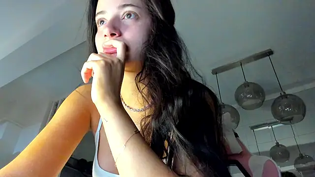 Snapshot of IreneVON chatting on 09.25.25 IreneVON online show from 09.25.25