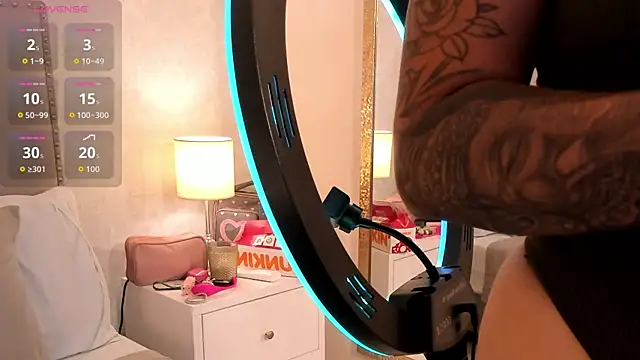 Emily robertss online show from 10.04.25