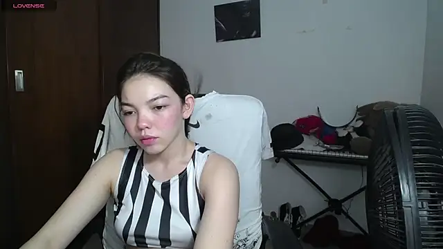 Snapshot of venelope1 chatting on 02.22.25 venelope1 online show from 02.22.25