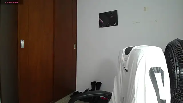 Snapshot of venelope1 chatting on 03.15.25 venelope1 online show from 03.15.25