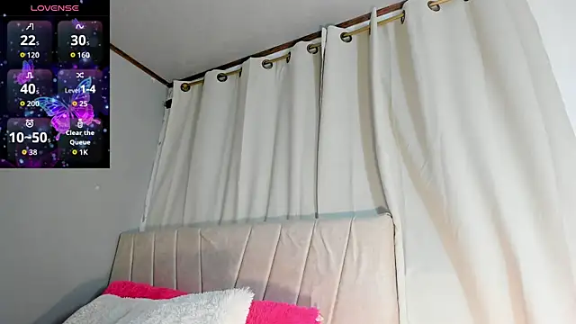 Snapshot of angeli_sexi chatting on 09.10.25 angeli sexi online show from 09.10.25