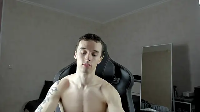 Snapshot of MasonWarholl chatting on 01.31.25 MasonWarholl online show from 01.31.25