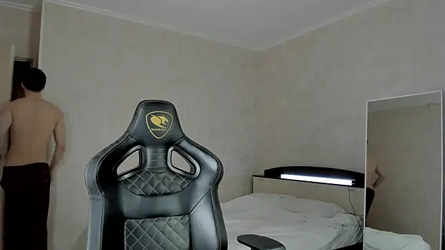 Snapshot of MasonWarholl chatting on 02.10.25 MasonWarholl online show from 02.10.25