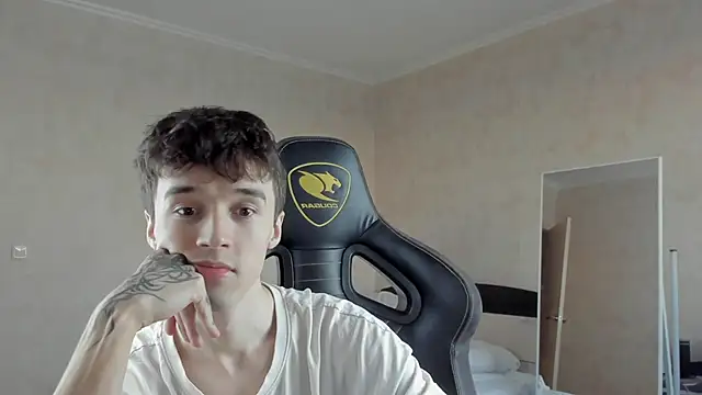 Snapshot of MasonWarholl chatting on 02.14.26 MasonWarholl online show from 02.14.26