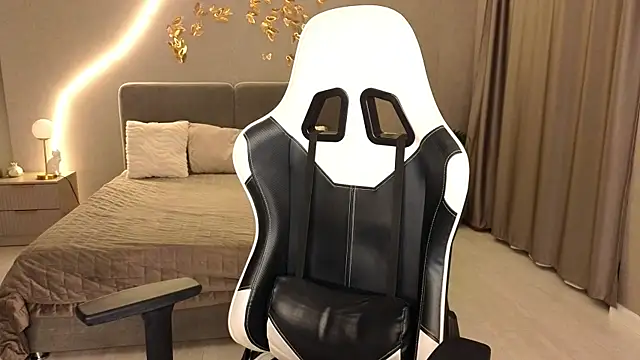 Snapshot of ammy_cummy chatting on 12.15.25 ammy cummy online show from 12.15.25