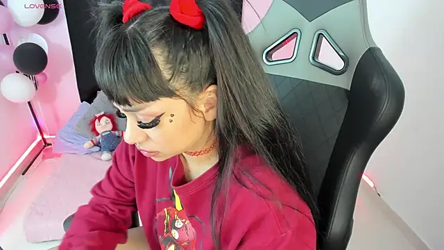 zoesullivan online show from 12.05.24