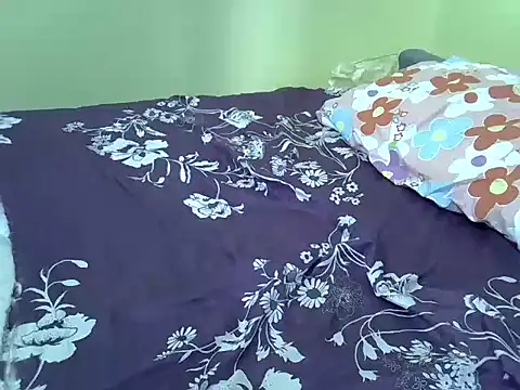 naughtycate  online show from 10.19.25