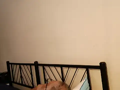 Snapshot of 100Tauros chatting on 09.20.25 100Tauros online show from 09.20.25