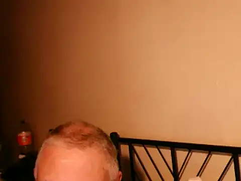 Snapshot of 100Tauros chatting on 10.03.25 100Tauros online show from 10.03.25