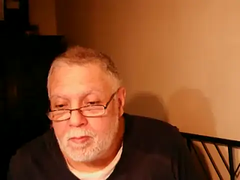 Snapshot of 100Tauros chatting on 10.09.25 100Tauros online show from 10.09.25