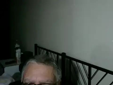 Snapshot of 100Tauros chatting on 10.18.25 100Tauros online show from 10.18.25