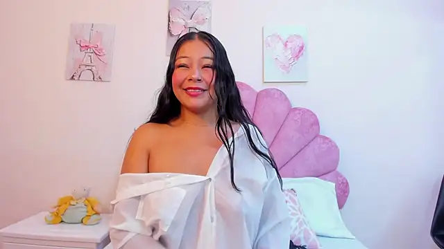 Snapshot of MilaaAdams chatting on 06.04.26 MilaaAdams online show from 06.04.26