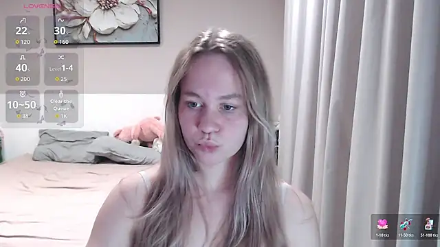 Snapshot of annabel8 chatting on 10.25.25 annabel8 online show from 10.25.25