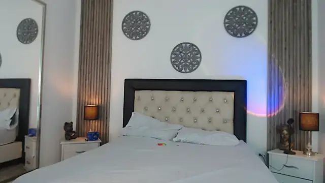 Julieta De Los Angeles online show from 12.29.24