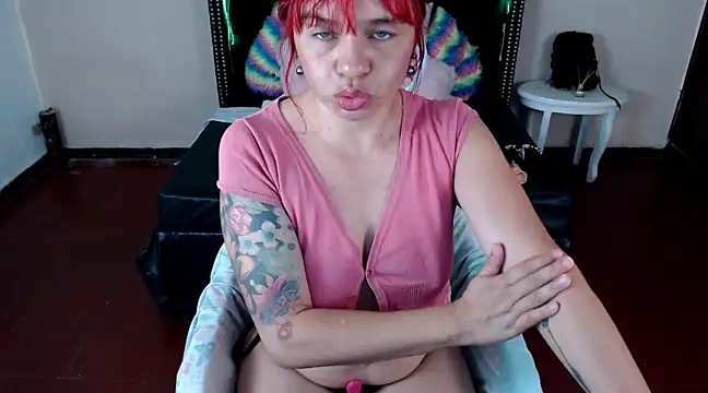 Snapshot of VioletaaaSlave chatting on 01.13.25 VioletaaaSlave online show from 01.13.25
