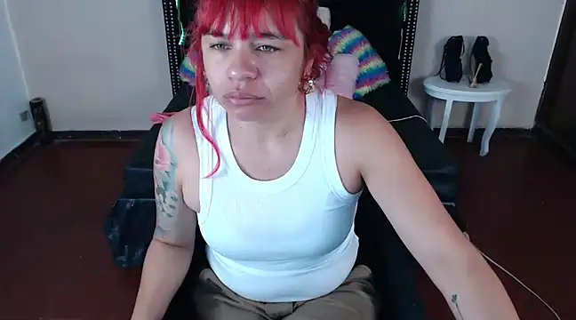 Snapshot of VioletaaaSlave chatting on 01.28.25 VioletaaaSlave online show from 01.28.25