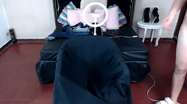 Snapshot of VioletaaaSlave chatting on 02.03.25 VioletaaaSlave online show from 02.03.25