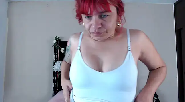 Snapshot of VioletaaaSlave chatting on 02.07.25 VioletaaaSlave online show from 02.07.25