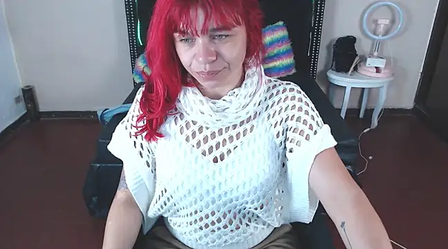 Snapshot of VioletaaaSlave chatting on 02.11.25 VioletaaaSlave online show from 02.11.25