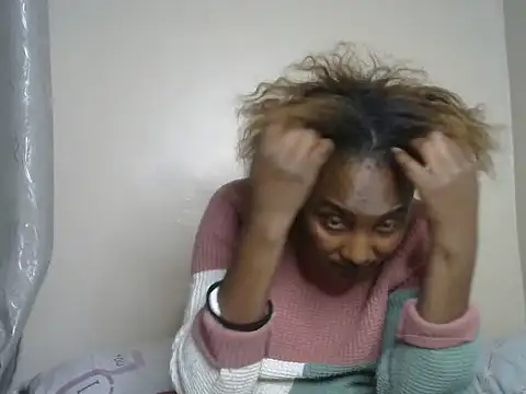 Snapshot of StacyGee24 chatting on 12.02.25 StacyGee24 online show from 12.02.25