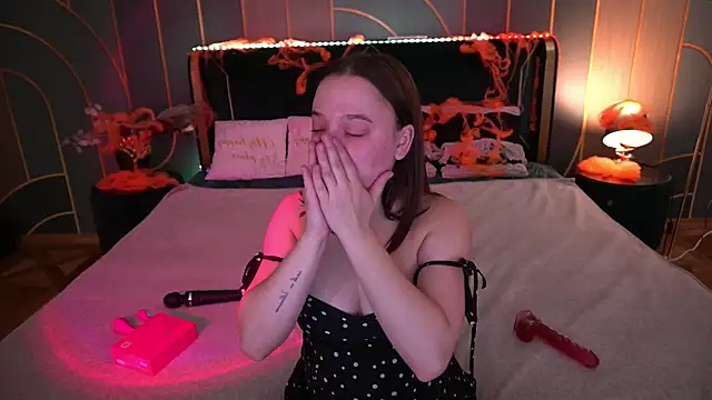 MonAmourrrR online show from 10.22.25