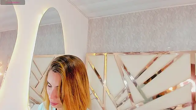 Mia Parissi online show from 02.12.25