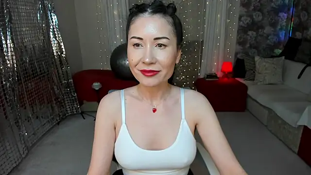 Snapshot of KarinaSweeety chatting on 01.28.25 KarinaSweeety online show from 01.28.25