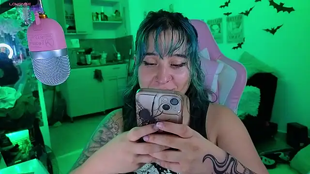 Snapshot of FernandaOrtegaaa chatting on 10.10.25 FernandaOrtegaaa online show from 10.10.25