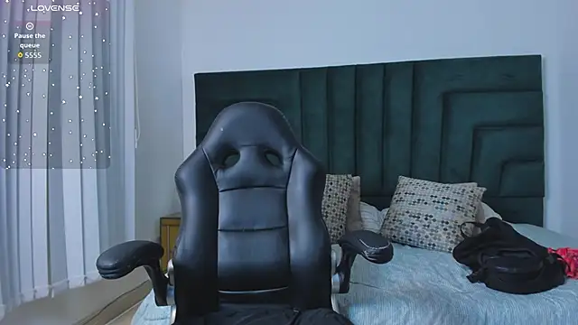 BarbaraKnox  online show from 09.26.25